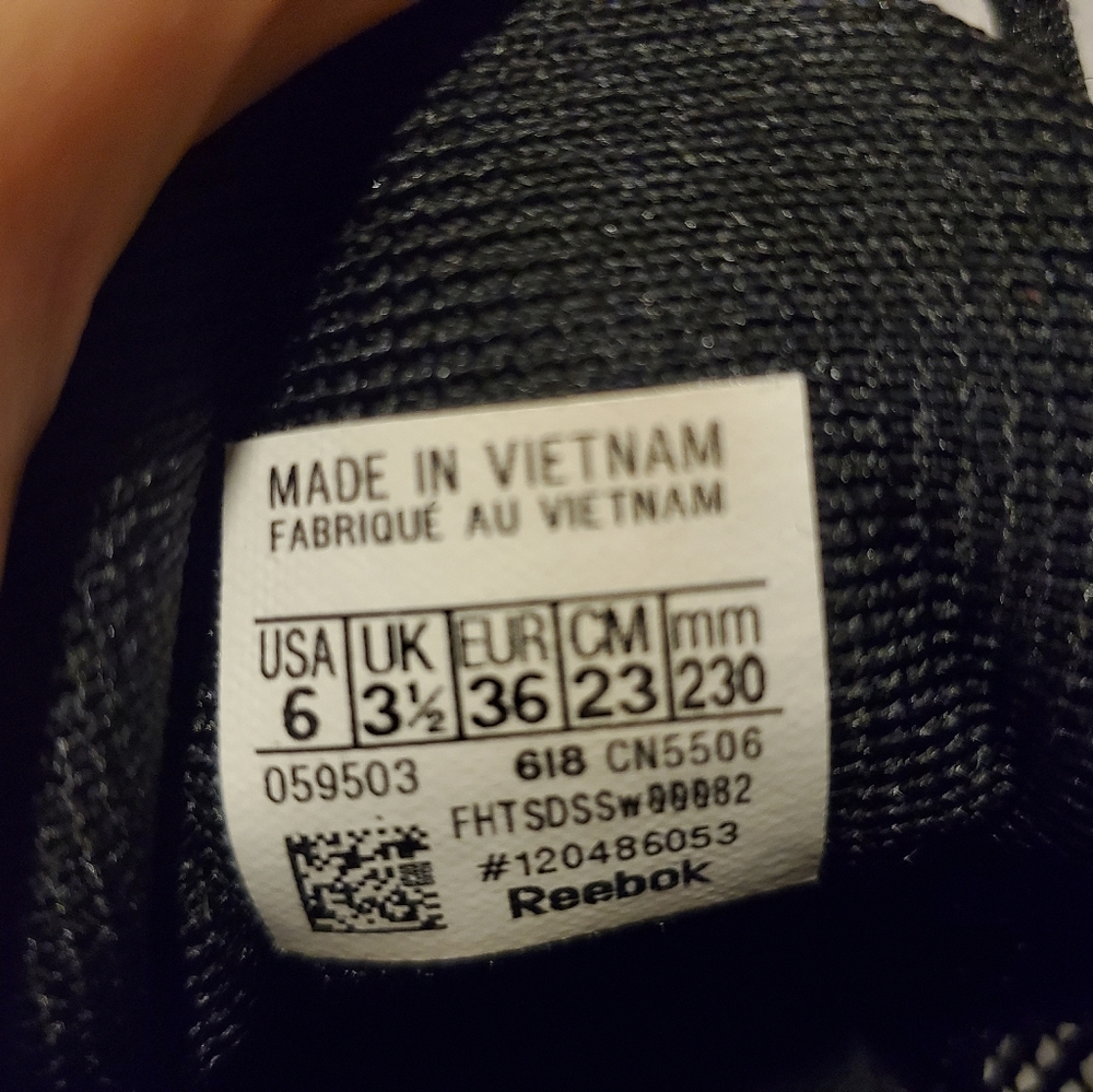 Reebok Shoes - Picture 4 of 6